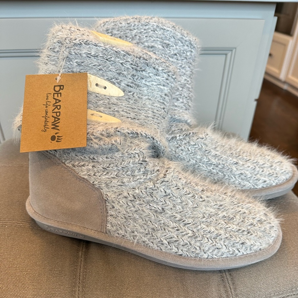 Brand new with tags Bearpaw gray knit boots size 10